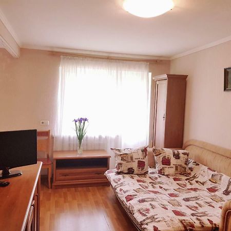 Квартира -Студія Вул. Героїв Севастополя 46/17, Поруч Нау, Клініка Шалімова, Швидкістний Трамвай, Ж/Д Вокзал, Аеропорт Жуляни Kiev Exterior foto